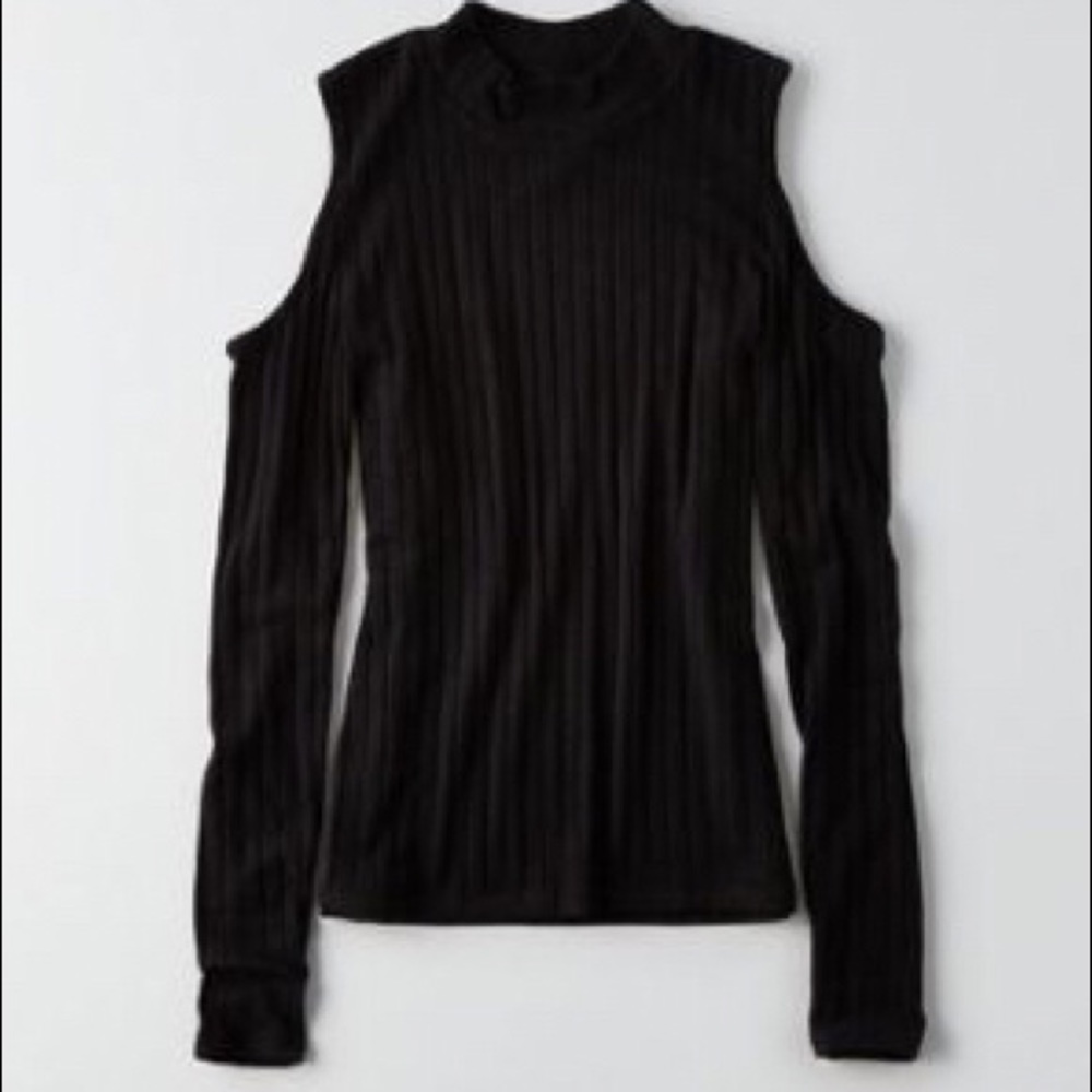 American Eagle cold shoulder top
